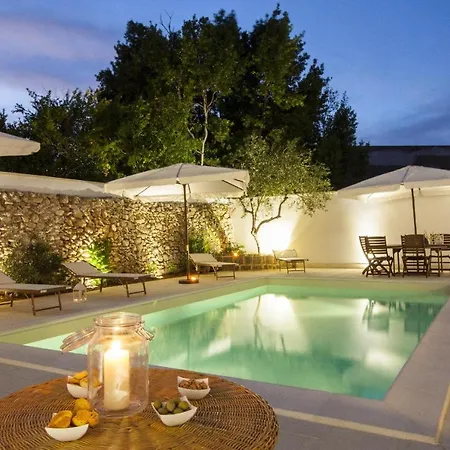 Appartement Luxury Courtyard Studio Racale