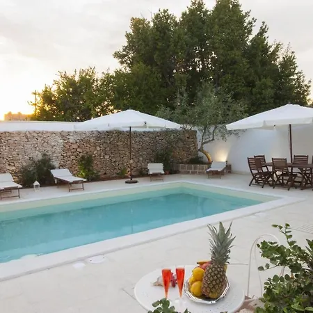 Appartement Luxury Courtyard Studio Racale