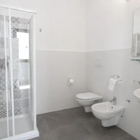 Appartement Luxury Courtyard Studio Racale