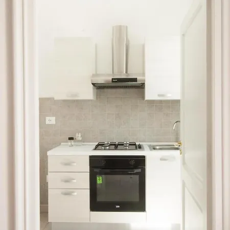 Appartement Luxury Courtyard Studio Racale